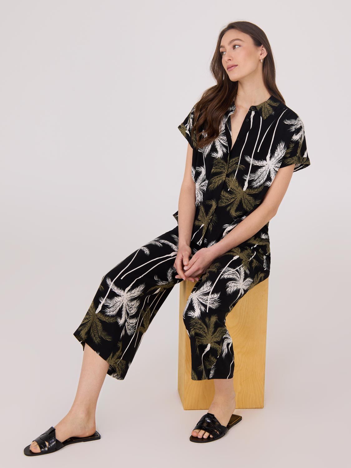 Tropical Print Wide-Leg Gaucho Pants